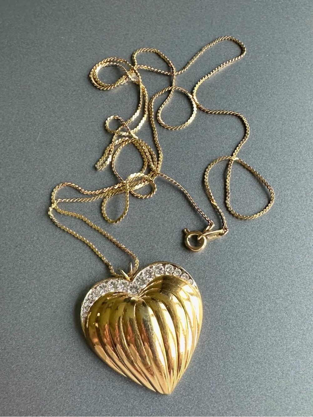 VTG Crown Trifari Fluted Puffy Heart Rhinestone Pendant Necklace Signed Set
